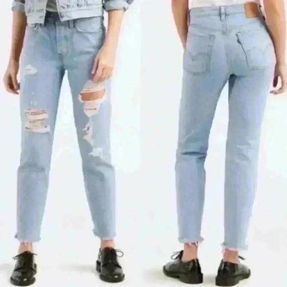 Levi’s Premium Denim - Levi’s Wedgie Distressed Straight Fit Women's Jeans in Light Wash Size 29